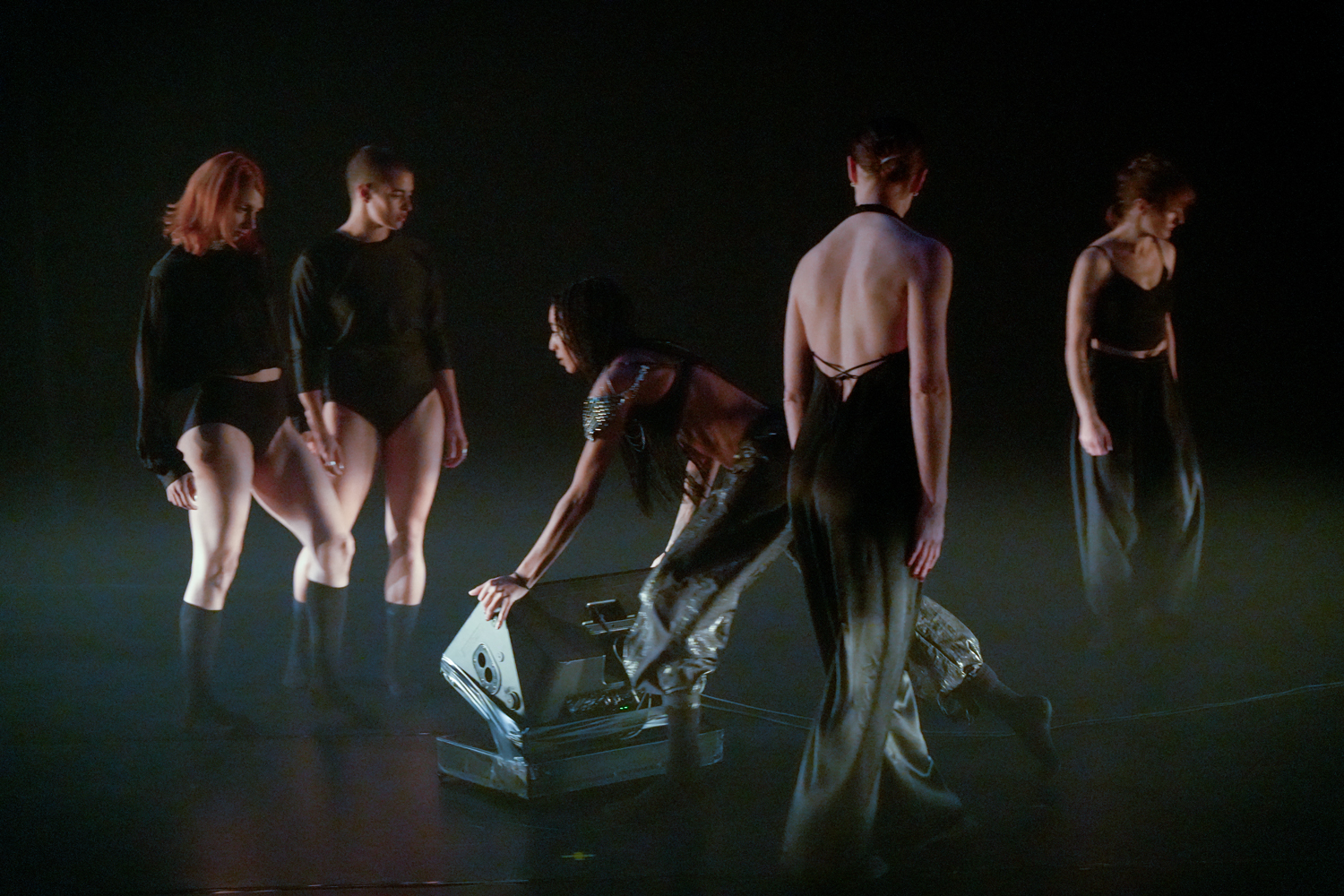 Soulèvement | Myriam Arseneault Campbell, Gabby Kachan, Stacey Désilier, Kimberley de Jong et Marie-Eve Quilicot © Luc Senécal